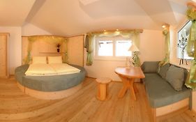 Bed&Breakfast Landhaus Strasser